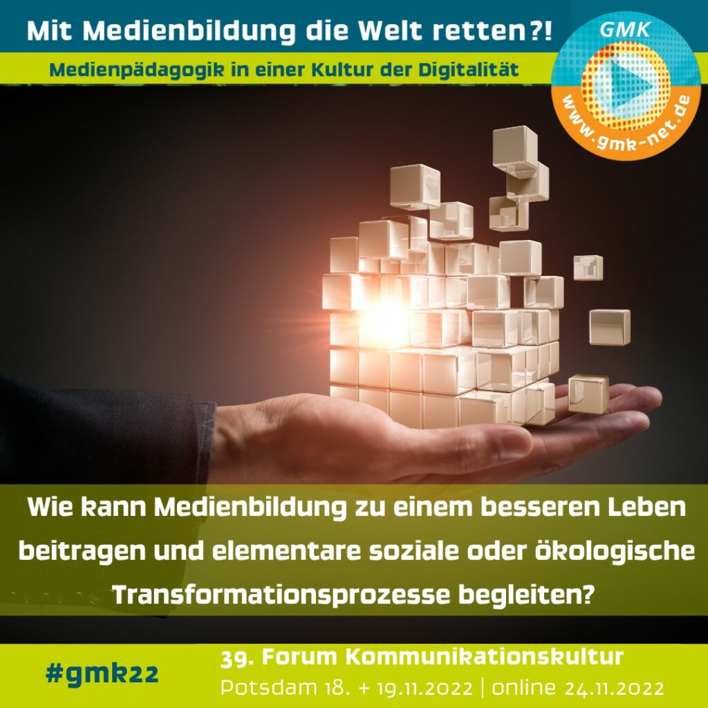 Forum Kommunikationskultur 2022 "Mit Medienbildung die Welt retten?!", kleine Würfel auf Hand