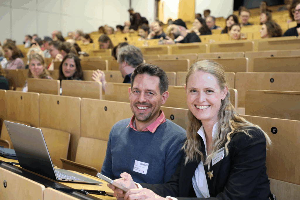 42. Forum Kommunikationskultur 2025 "Don’t Panic! Medienbildung für Mut und Resilienz in einer Welt im Umbruch" vom 14. bis 16. November in Oldenburg