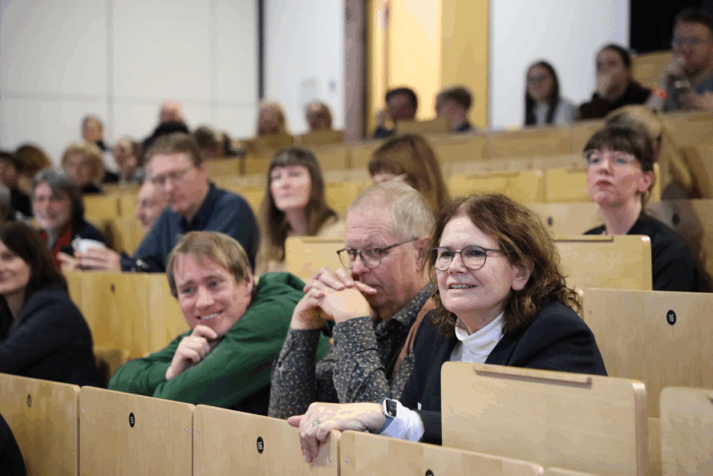 42. Forum Kommunikationskultur 2025 "Don’t Panic! Medienbildung für Mut und Resilienz in einer Welt im Umbruch" vom 14. bis 16. November in Oldenburg