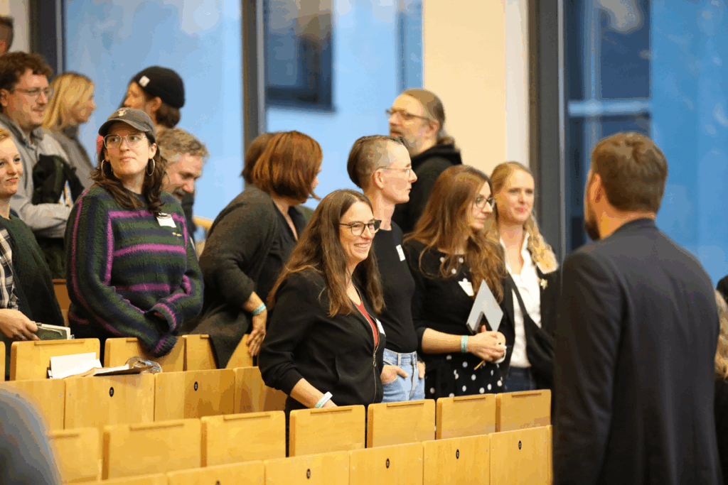 42. Forum Kommunikationskultur 2025 "Don’t Panic! Medienbildung für Mut und Resilienz in einer Welt im Umbruch" vom 14. bis 16. November in Oldenburg