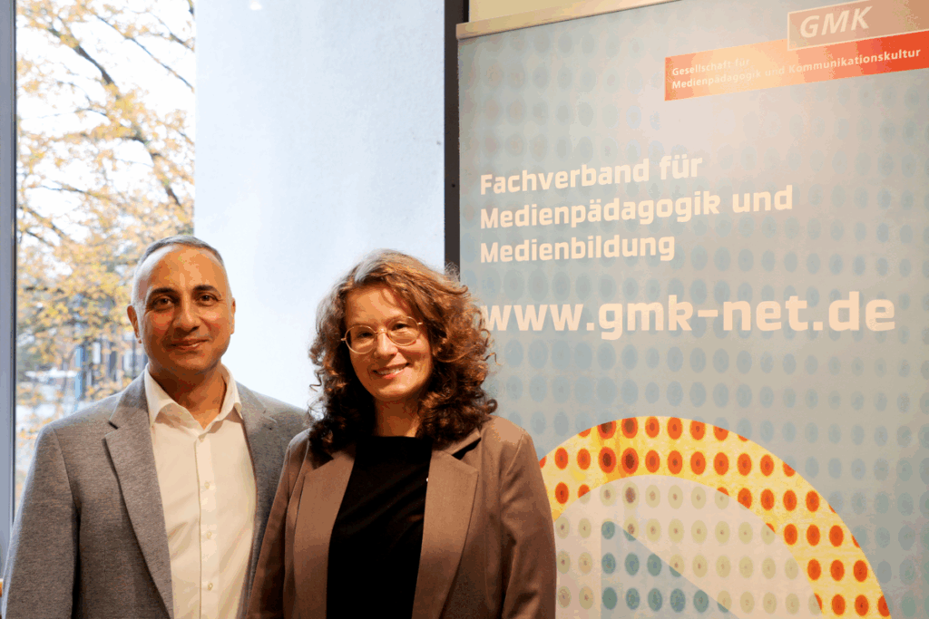 42. Forum Kommunikationskultur 2025 "Don’t Panic! Medienbildung für Mut und Resilienz in einer Welt im Umbruch" vom 14. bis 16. November in Oldenburg