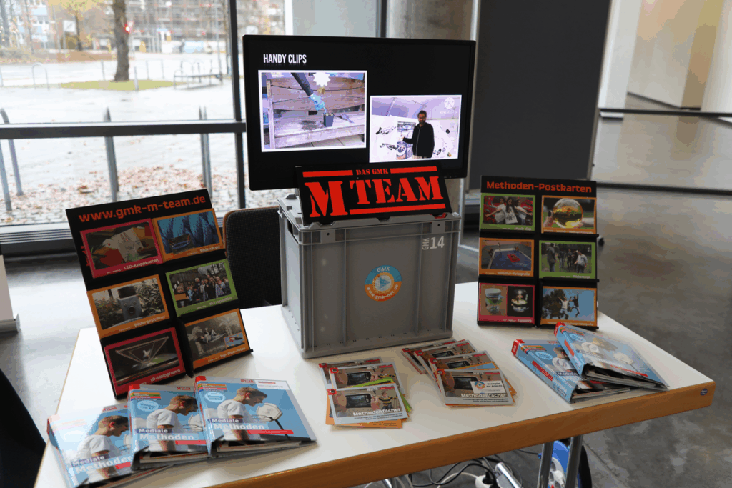 42. Forum Kommunikationskultur 2025 "Don’t Panic! Medienbildung für Mut und Resilienz in einer Welt im Umbruch" vom 14. bis 16. November in Oldenburg