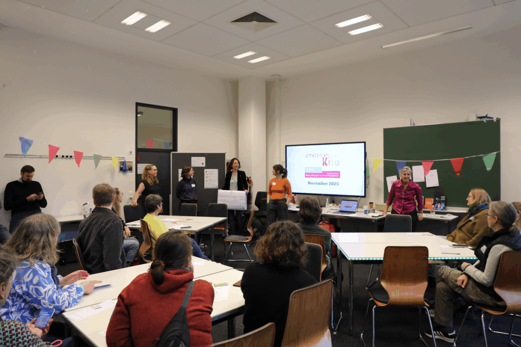 42. Forum Kommunikationskultur 2025 "Don’t Panic! Medienbildung für Mut und Resilienz in einer Welt im Umbruch" vom 14. bis 16. November in Oldenburg