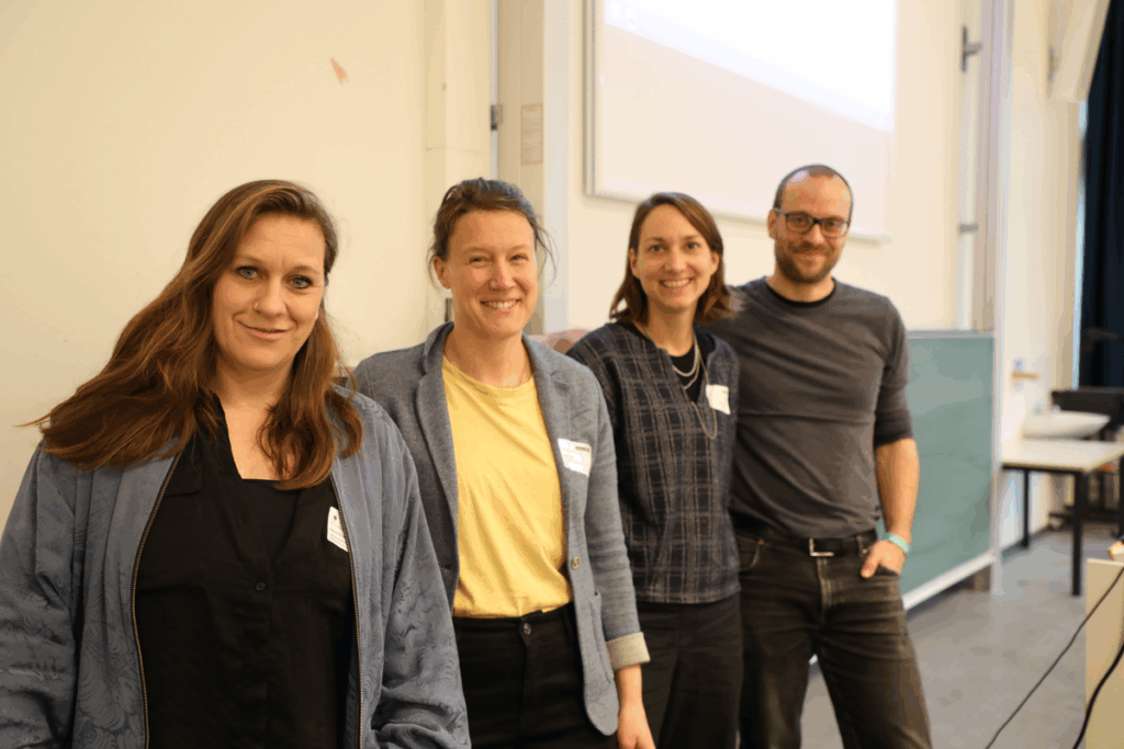 42. Forum Kommunikationskultur 2025 "Don’t Panic! Medienbildung für Mut und Resilienz in einer Welt im Umbruch" vom 14. bis 16. November in Oldenburg