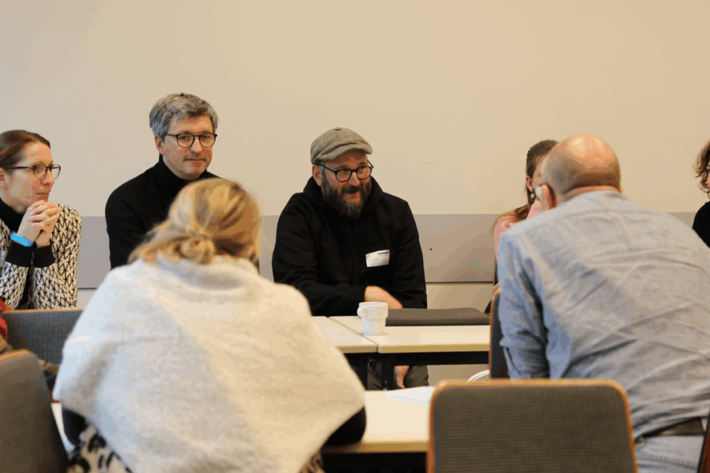 42. Forum Kommunikationskultur 2025 "Don’t Panic! Medienbildung für Mut und Resilienz in einer Welt im Umbruch" vom 14. bis 16. November in Oldenburg