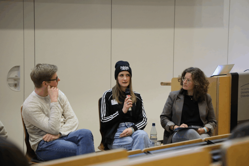 42. Forum Kommunikationskultur 2025 "Don’t Panic! Medienbildung für Mut und Resilienz in einer Welt im Umbruch" vom 14. bis 16. November in Oldenburg