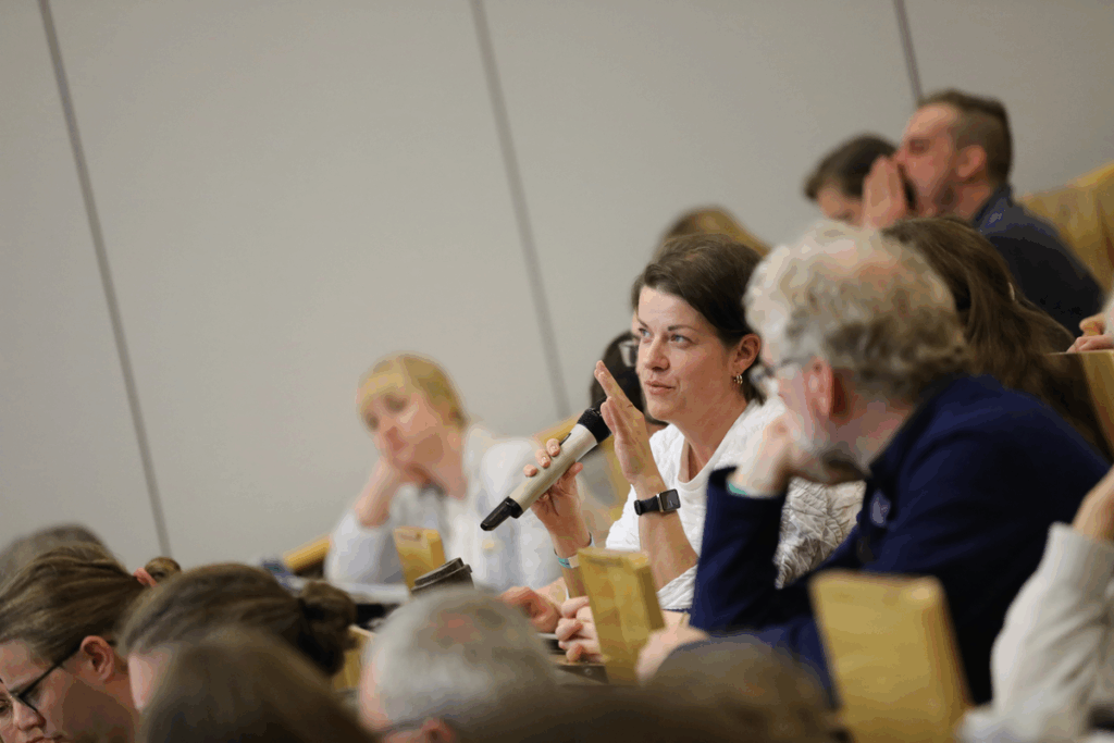 42. Forum Kommunikationskultur 2025 "Don’t Panic! Medienbildung für Mut und Resilienz in einer Welt im Umbruch" vom 14. bis 16. November in Oldenburg