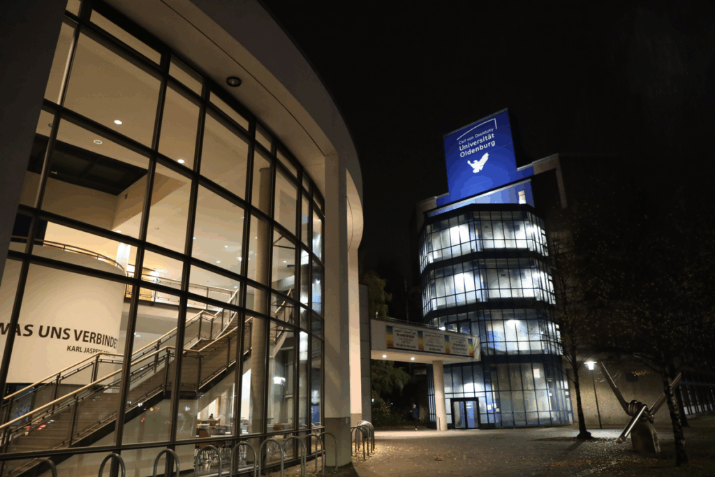 42. Forum Kommunikationskultur 2025 "Don’t Panic! Medienbildung für Mut und Resilienz in einer Welt im Umbruch" vom 14. bis 16. November in Oldenburg