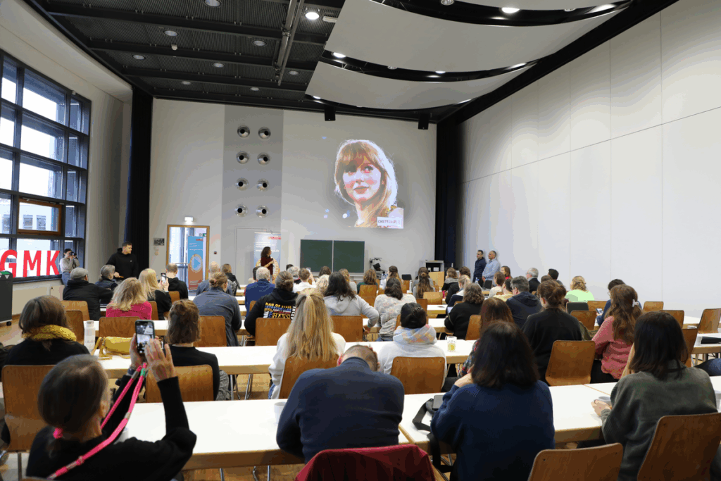 42. Forum Kommunikationskultur 2025 "Don’t Panic! Medienbildung für Mut und Resilienz in einer Welt im Umbruch" vom 14. bis 16. November in Oldenburg