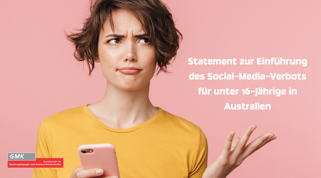 Frau mit Smartphone in der Hand