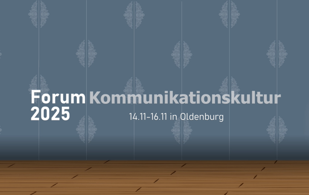 Tapete und Holzfußboden