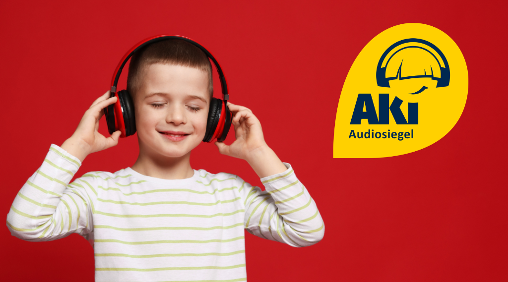 Kind mit Kopfhörer und geschlossenen Augen