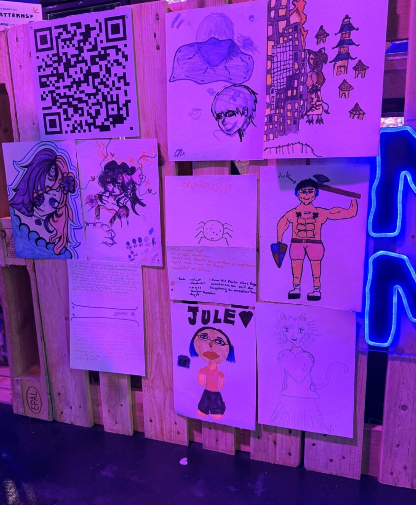 Mehrere Bilder mit gezeichneten Spielecharakteren
